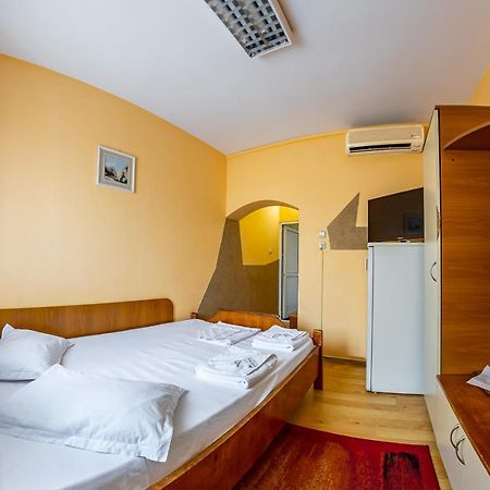 Motel Dasiana Târgu Jiu Εξωτερικό φωτογραφία