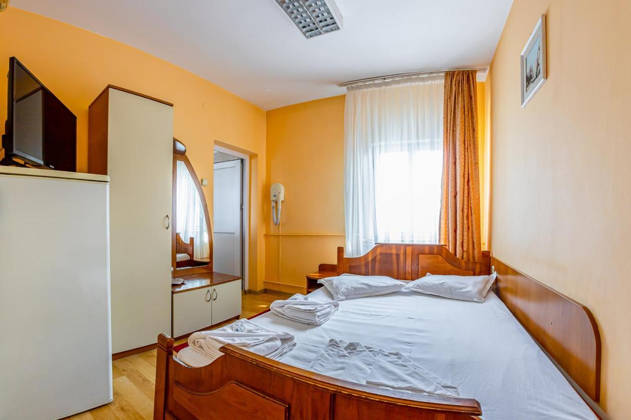 Motel Dasiana Târgu Jiu Εξωτερικό φωτογραφία