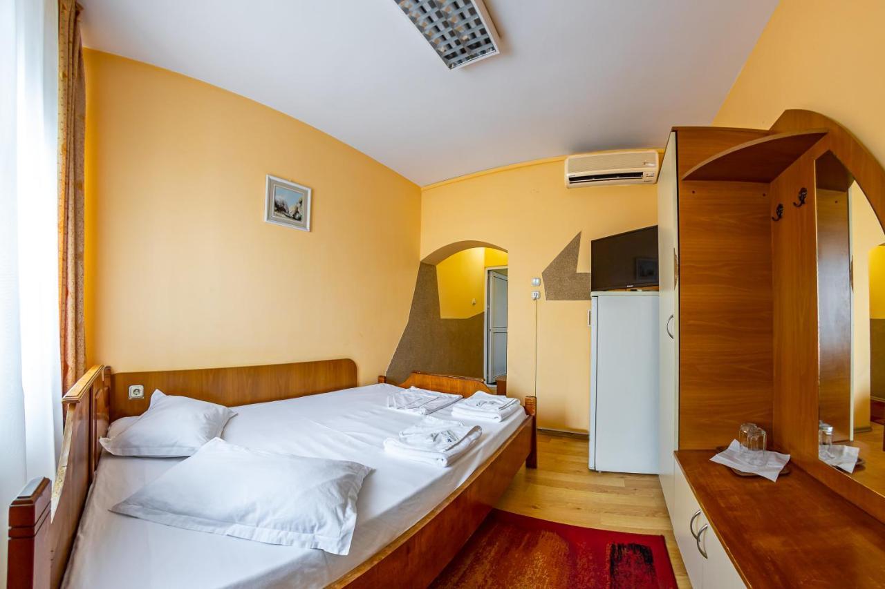 Motel Dasiana Târgu Jiu Εξωτερικό φωτογραφία