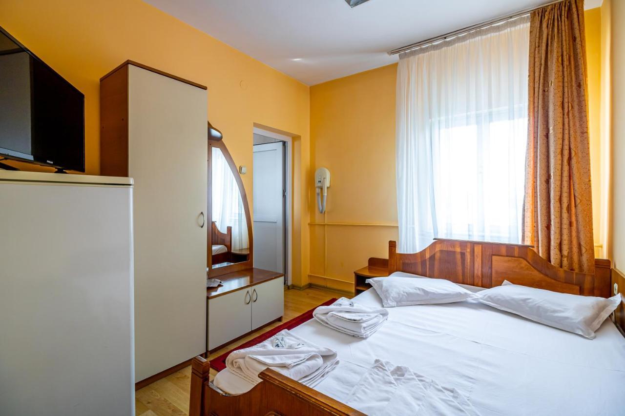 Motel Dasiana Târgu Jiu Εξωτερικό φωτογραφία